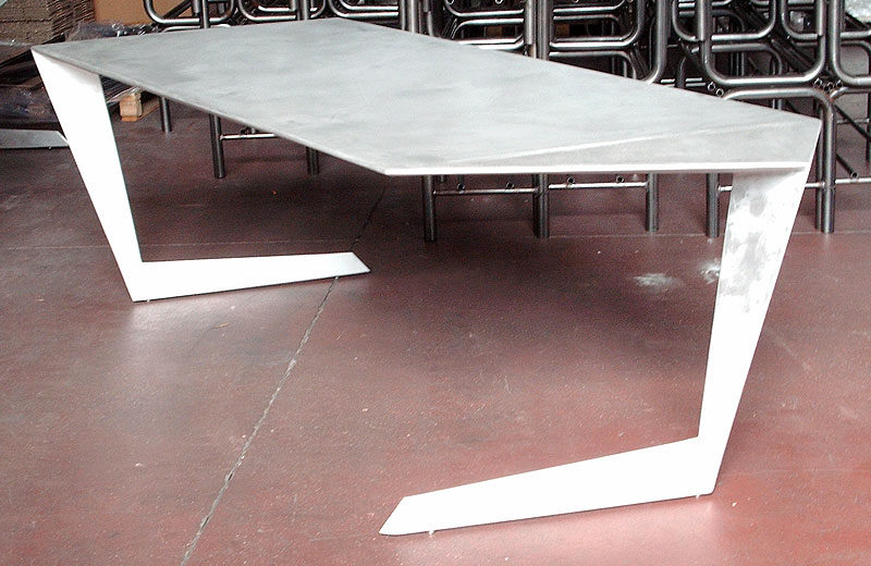 Lavorazione acciaio inox - lavorazione metalli Treviso - tavolo di design